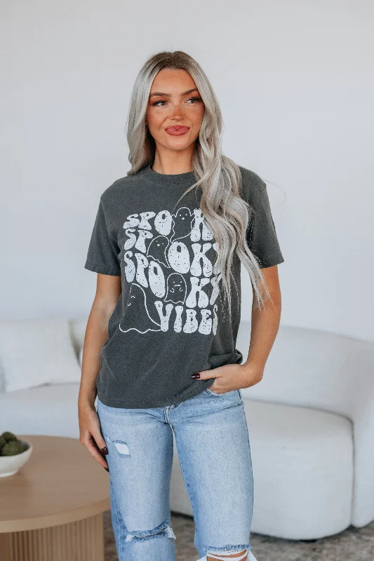 Women's Charming Outfit For Events Spooky Vibes Graphic Tee