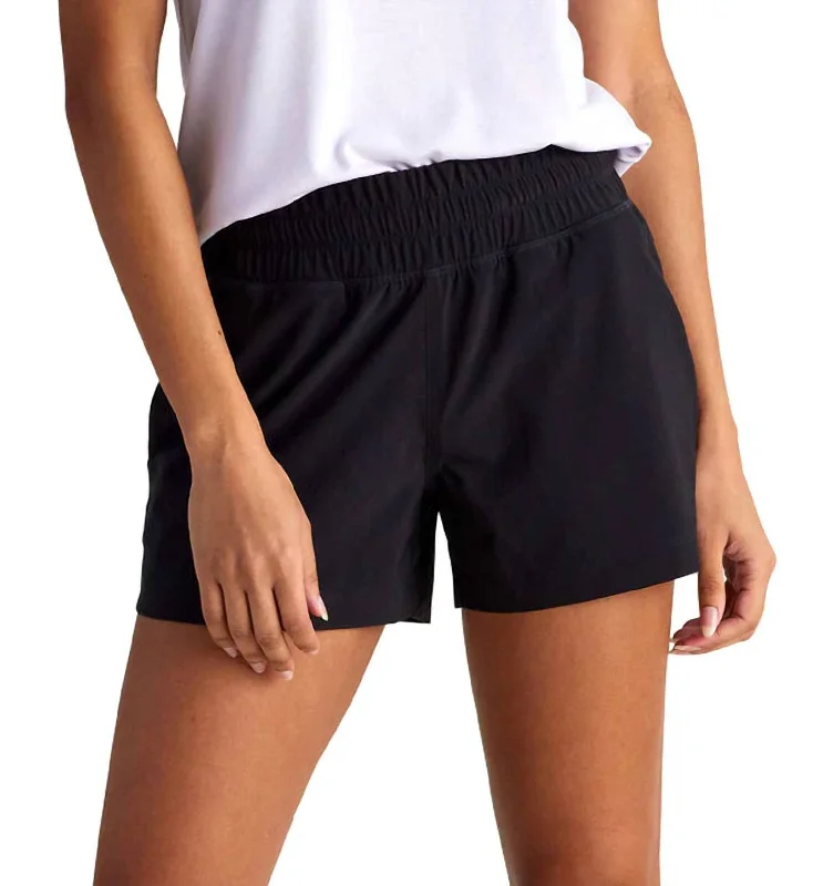 Chic Trends Unveiled Pull-On Breeze Short In Black