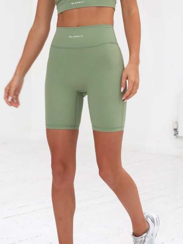 Fashion-Forward Women's Clothing Ultimate Active Shorts - Pistachio