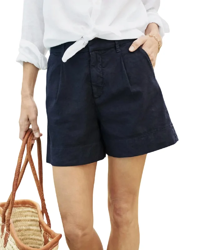 Women's Functional Outdoor Garments Walking Short In Navy